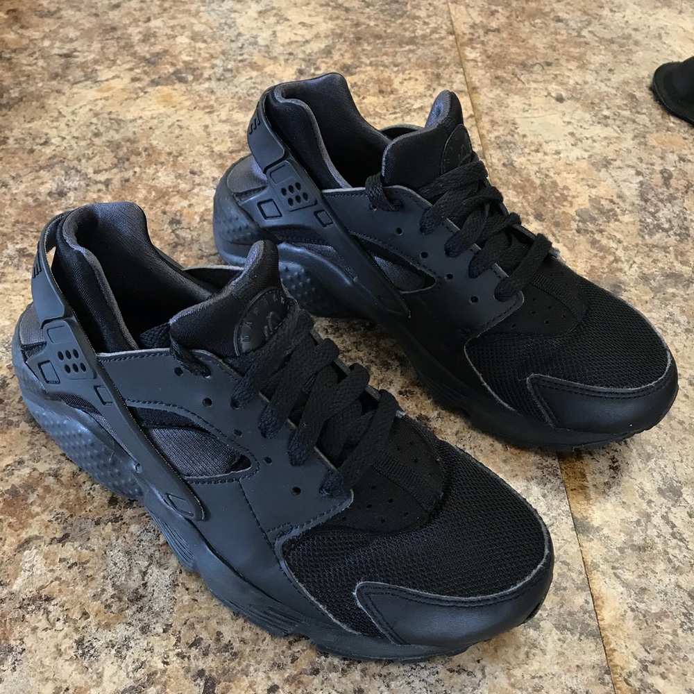 Nike Huaraches women 6.5